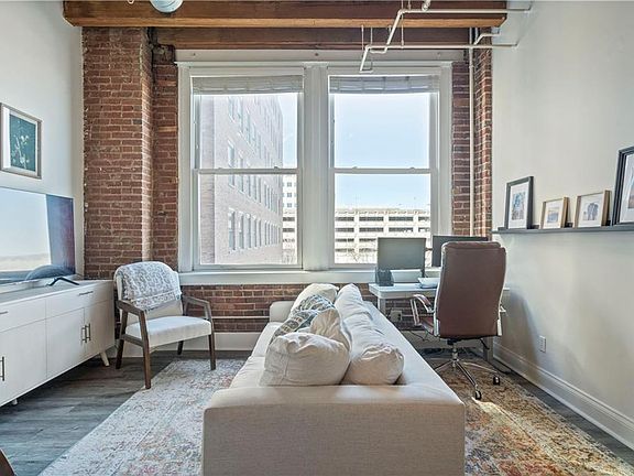 2nd image of 706 Broadway St #301