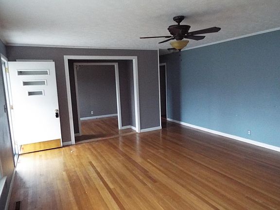 3rd image of 219 Mason Dr