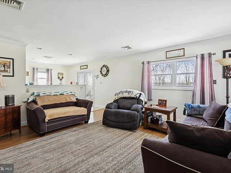 207 Delmar St #2 — Photo 3