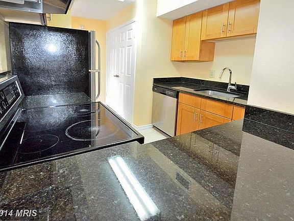 3rd image of 1527 Lincoln Way APT 301-B