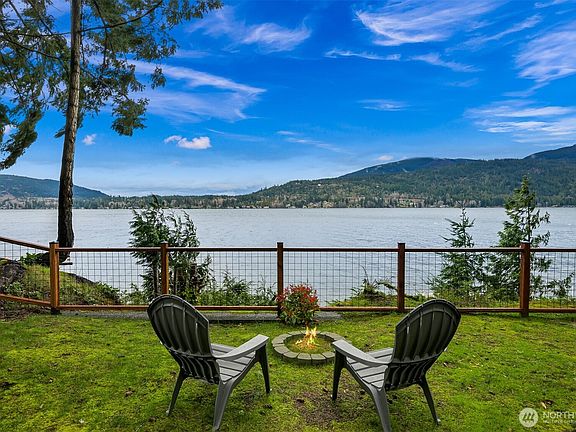 2nd image of 2562 Lake Whatcom Boulevard