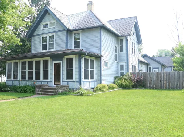 300 South Pine STREET, Weyauwega, WI 54983