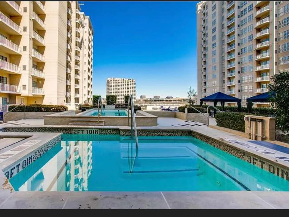 3225 Turtle Creek Blvd #538