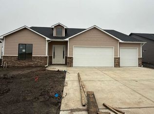 1630 E Appleton St, Valley Center, KS 67147