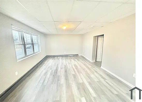 1830 E Riverside Dr — Photo 3