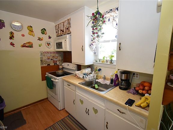 5th image of 4419 W 58th St