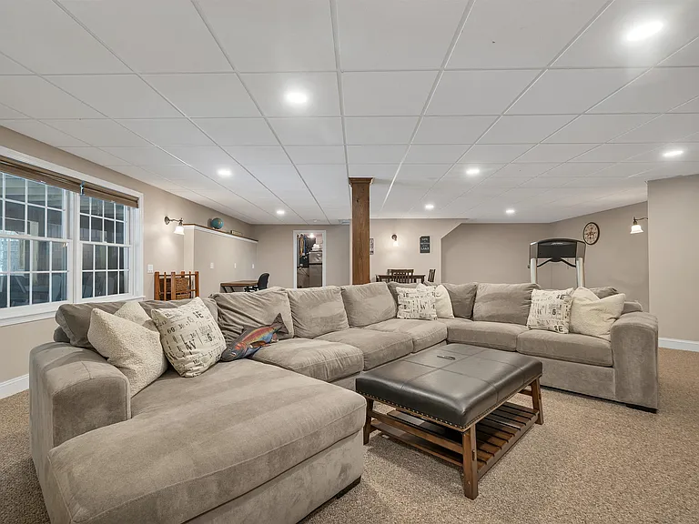 41 Regis Rd — Photo 33