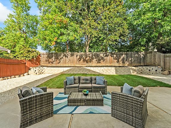2nd image of 3537 Pinehill Way