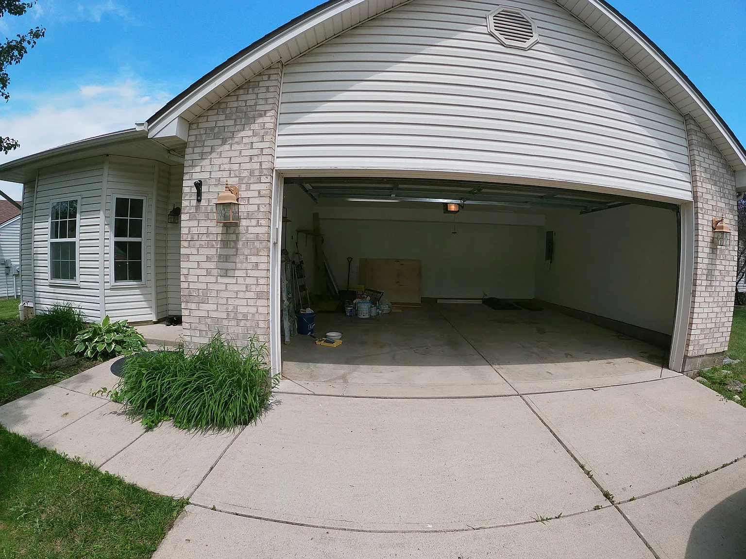 3 bed, 2.5 bath, 1959 sqft, $2,150 — Photo 3