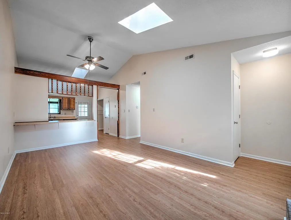 2 bed, 2.0 bath, 891 sqft, $1,100 — Photo 4