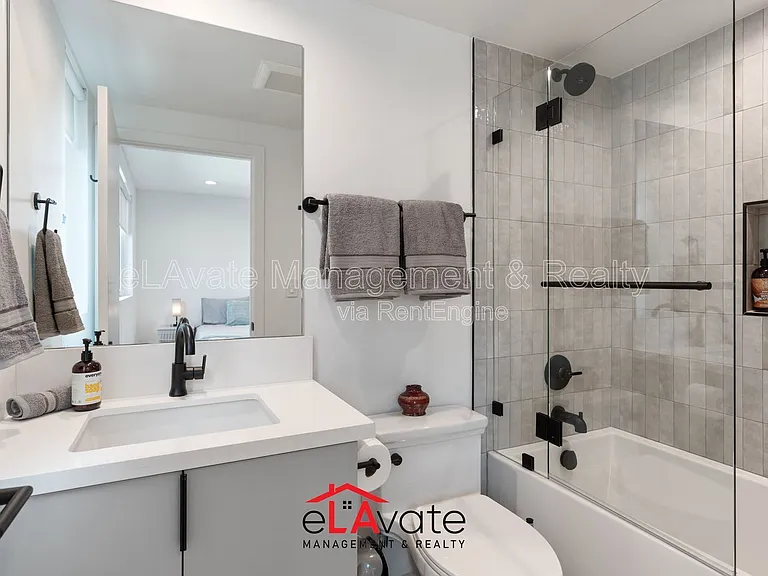 1035 N Serrano Ave #3 — Photo 19