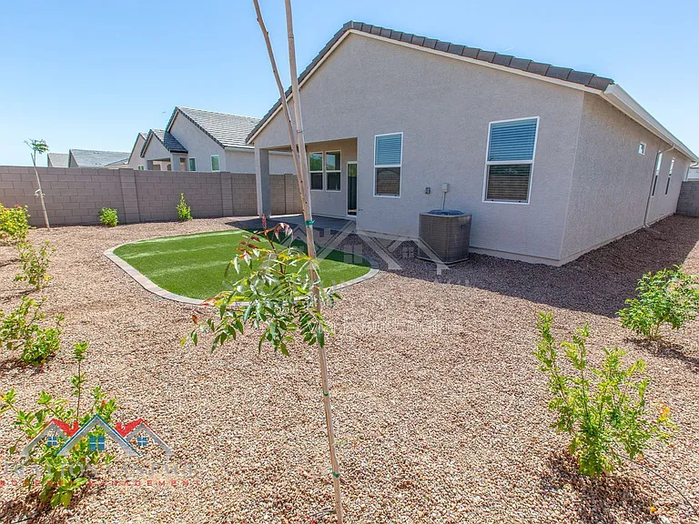 1330 W Hess Ave — Photo 41