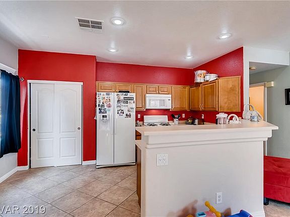 4th image of 6656 Lavender Lilly Ln Suite 2