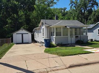 182 Hero St, Silvis, IL 61282