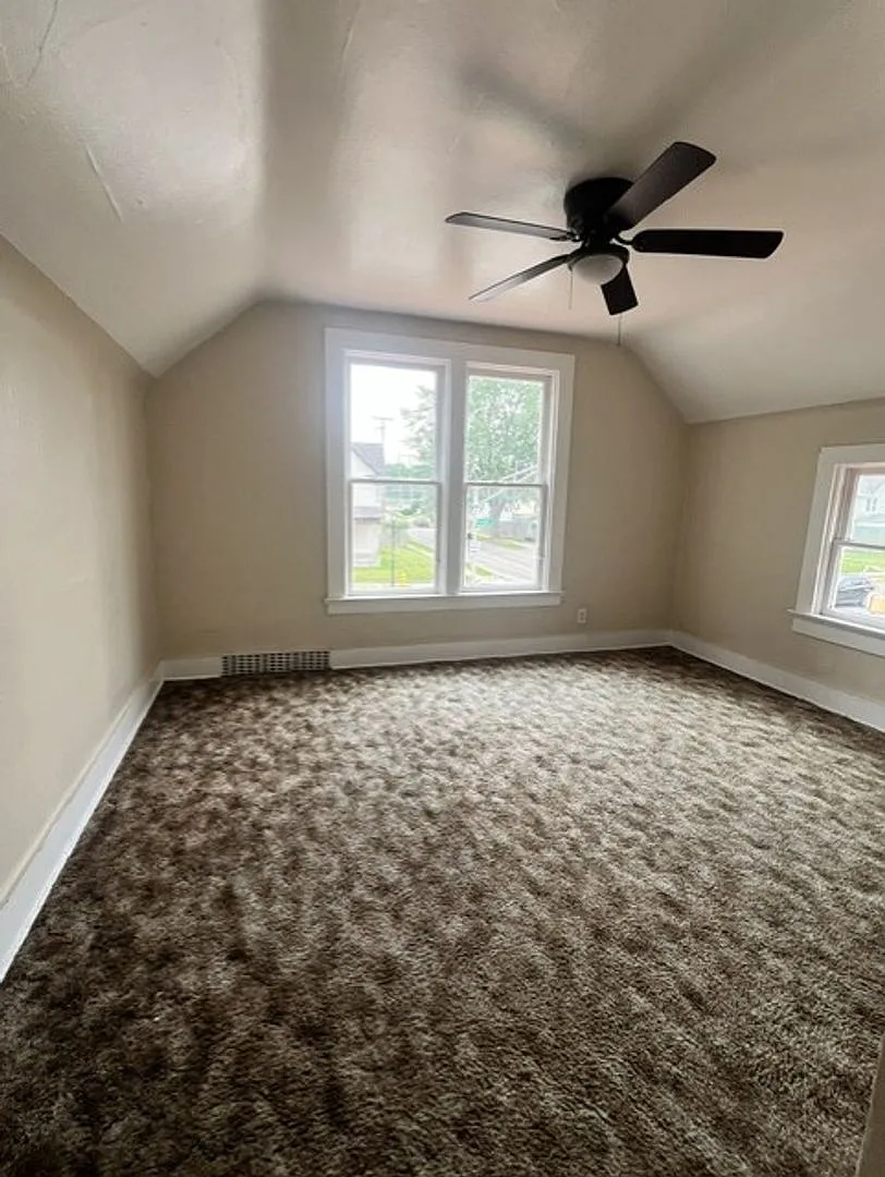1201 Columbia Ave — Photo 2
