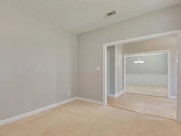 158 Kenilworth Dr — Photo 23