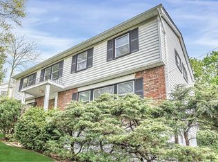 222 Bayview Ave, Manhasset, NY 11030