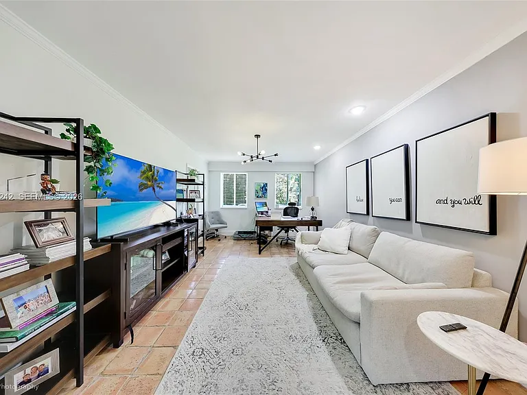 526 Satinwood Dr — Photo 13