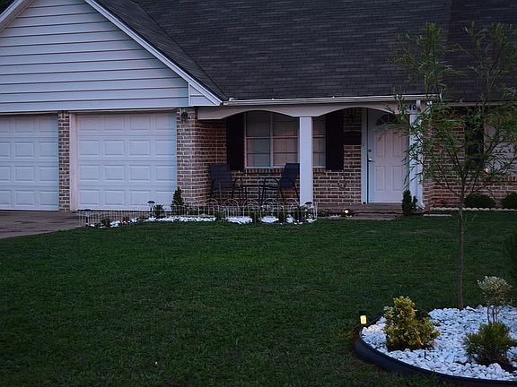 4th image of 14040 N Everest Ave