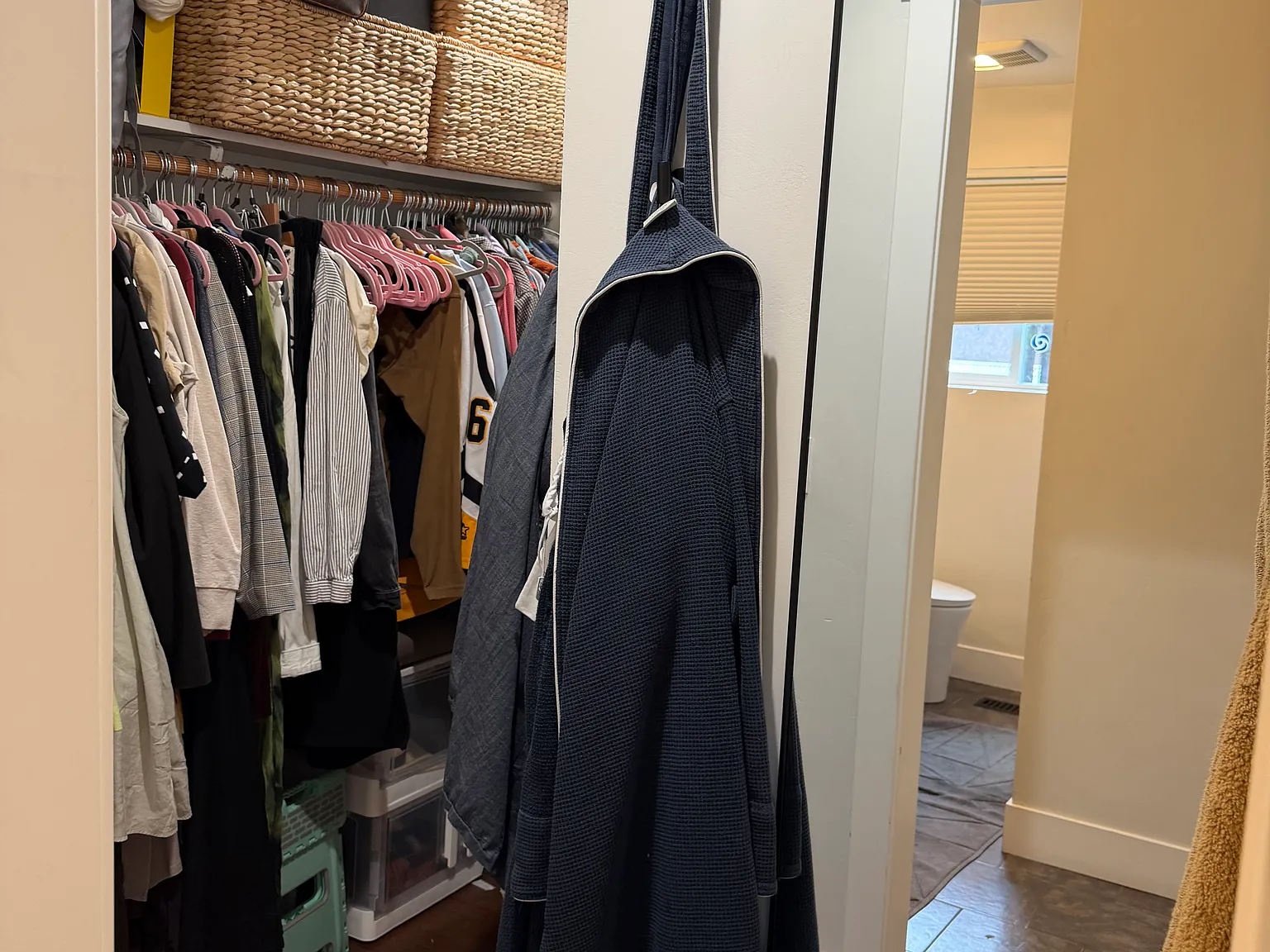 4 bed, 2.5 bath, 2700 sqft, $6,000 — Photo 4