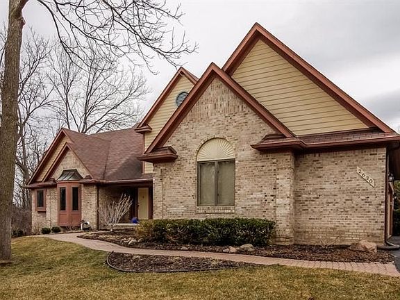 3rd image of 2630 Pin Oak Dr