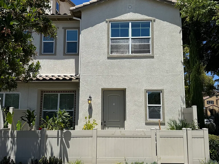 1395 Santa Diana Rd #8 — Photo 2