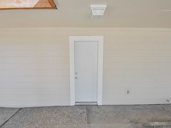 4th image of 1153 McMullen Ave #1155