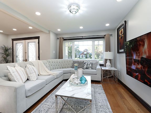 3rd image of 11 Brookside Dr