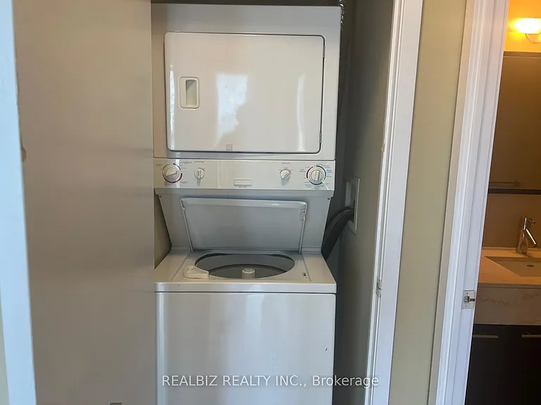 126 Simcoe St #2401 — Photo 12