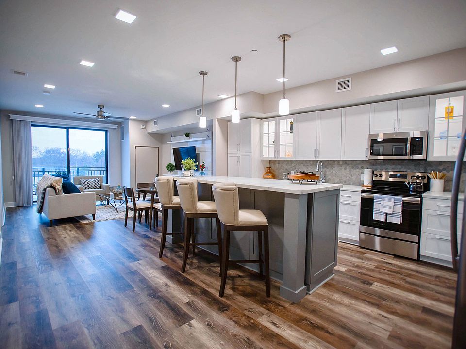 1st image of 480 N Main St #403