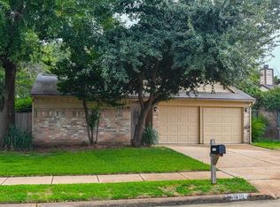 11819 Wood Hollow Ln, Houston, TX 77043