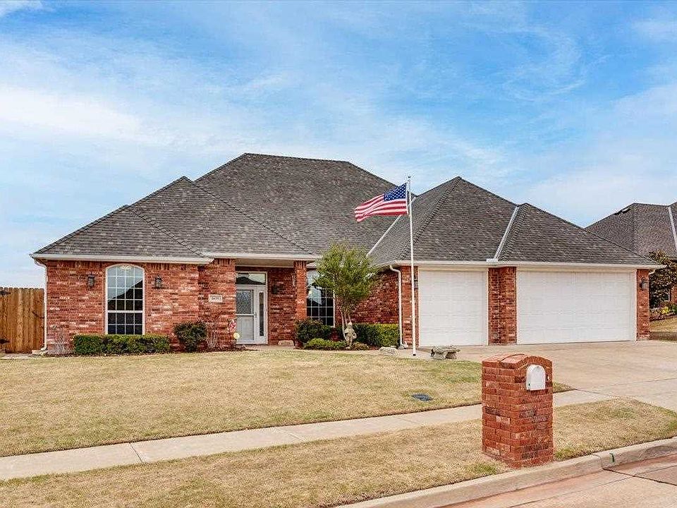 1st image of 1635 NW Leona Cir