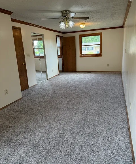 402 Woodcock Dr — Photo 16