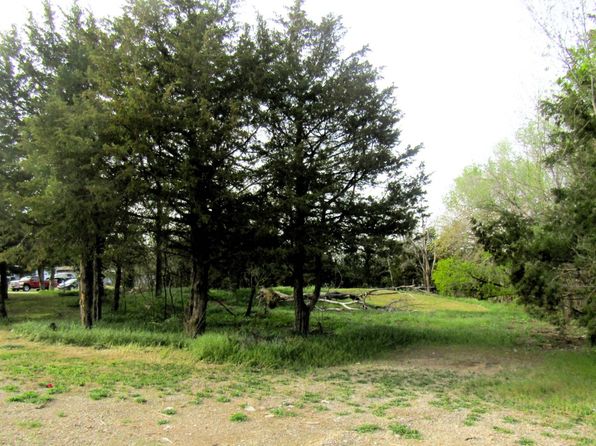 123 N 1st St, Lincoln, KS 67455