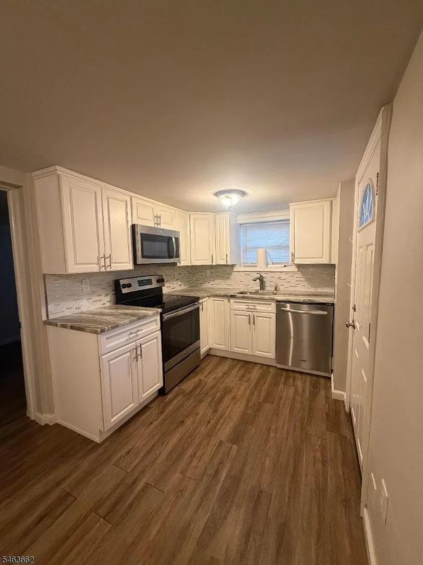 1 bed, 1.0 bath, $1,750 — Photo 2