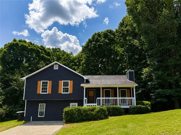 176 Deerfield Dr, Hiram, GA 30141