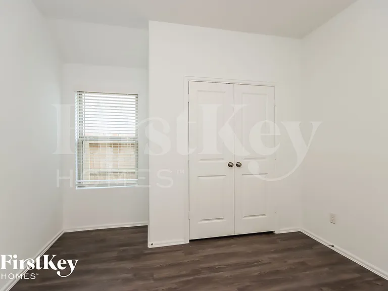 19100 Cicerone Ct — Photo 11