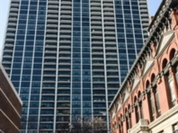 1560 N Clark St #1208J, Chicago, IL 60610