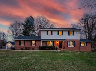 17207 Hunter Green Rd, Upperco, MD 21155