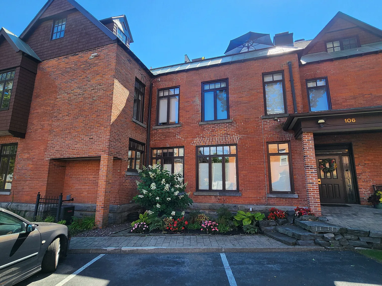 2 bed, 1400 sqft, $3,999 — Photo 4