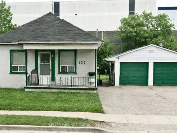 127 Thirtieth St, Toronto, ON M8W 3C3