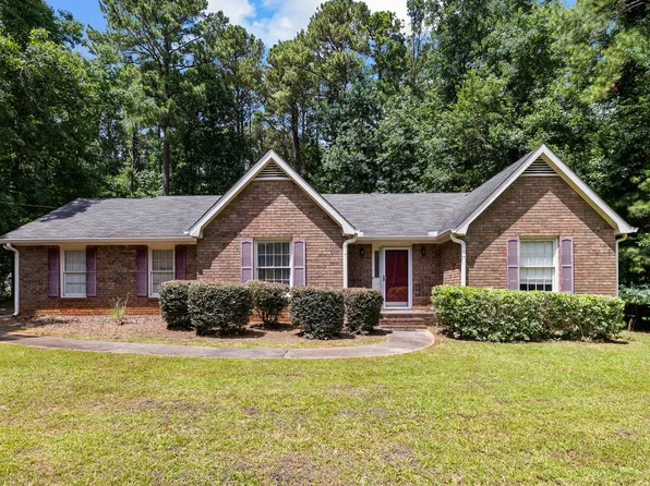 135 Firethorn Ln, Fayetteville, GA 30215
