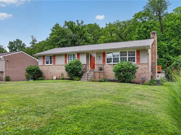 127 Adlin Ave, Houston, PA 15342