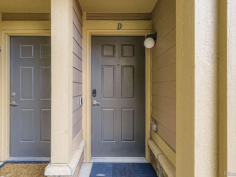 23515 E Platte Dr #D — Photo 2
