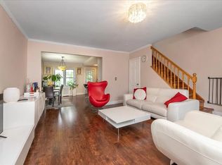 7005 165th St, Flushing, NY 11365