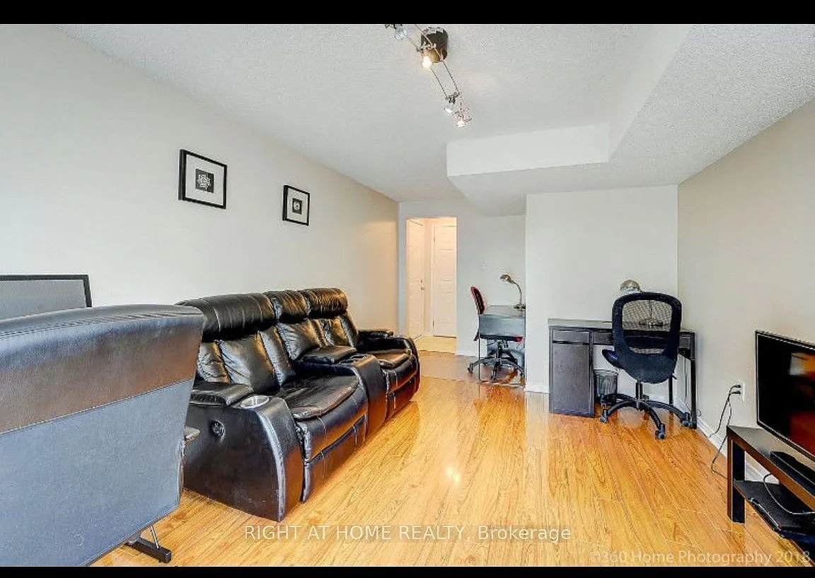 3 bed, $2,850 — Photo 3