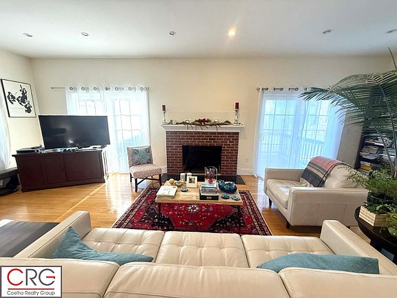 3rd image of 63 Waverley St