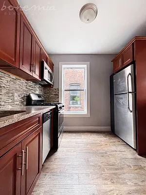 Rented by Bohemia Realty Group | media 2