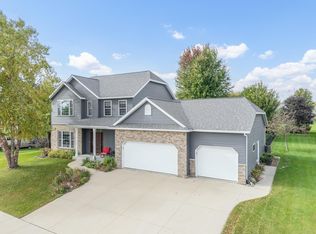 5005 Scenic Oak Dr SW, Rochester, MN 55902