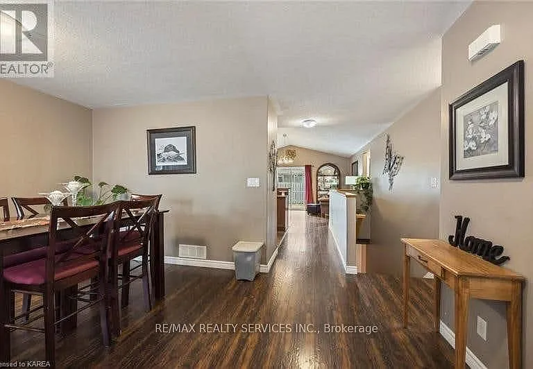 172 Macdougall Dr — Photo 15